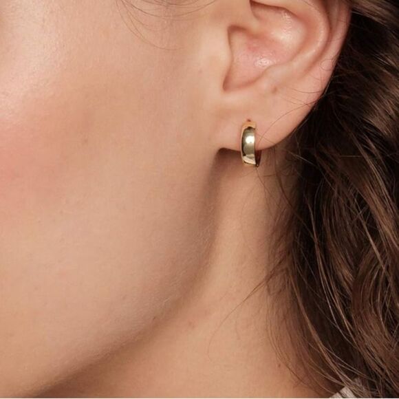 14k Gold Plated Huggie Hoop Earrings - Picture 1 of 4